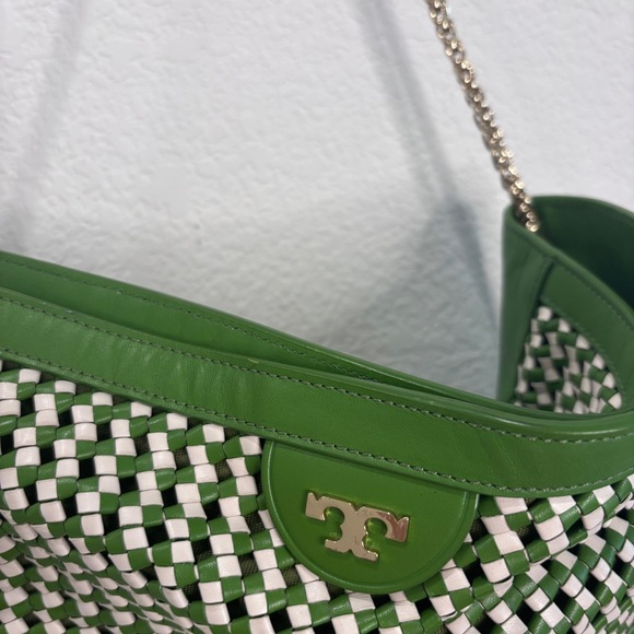 Tory Burch Erica Woven Green and White Patterned Shoulder Bag - Picture 6 of 7